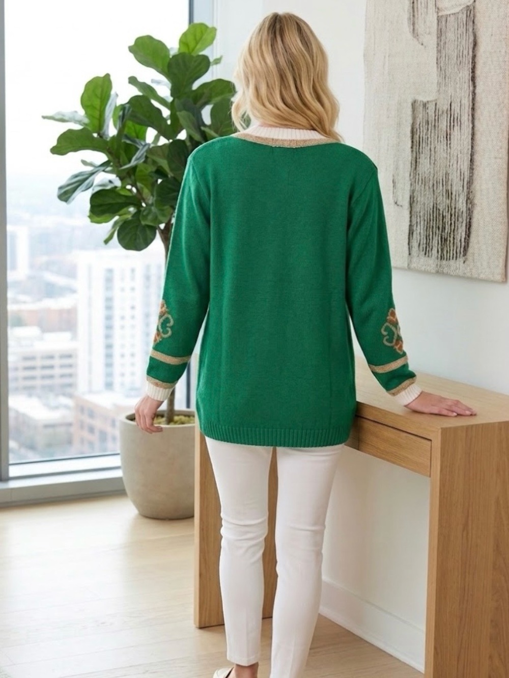 🔴 Green Button-Front Cardigan Sweater with White and Gold Trim-M-L - Picture 3 of 10
